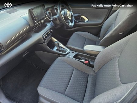 2022 Toyota Yaris - thumbnail 6