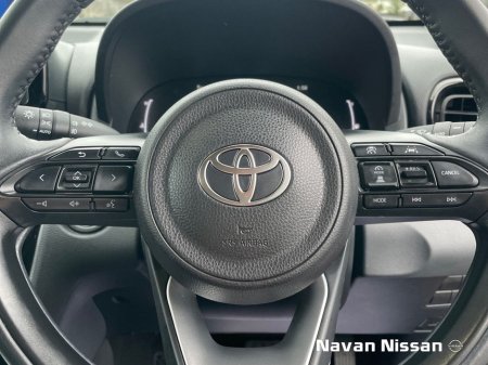 2024 Toyota Yaris Cross 1.5 Hybrid Luna thumbnail