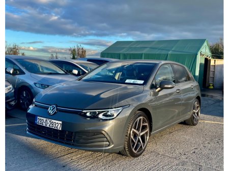 2023 Volkswagen Golf 2.0 TDI 115HP Life €30,499