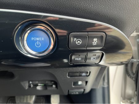 2020 Toyota Prius - thumbnail 26