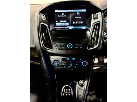 2015 Ford Focus 1.0 ECOBOOST TITANIUM 12 125PS 5DR T €9,990 thumbnail