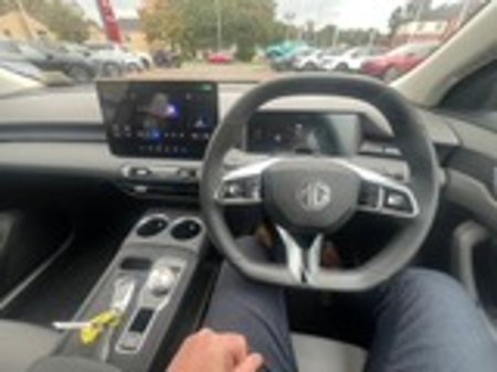 2026 MG MGS5 SE STANDARD RANGE thumbnail