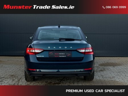 2022 Skoda Superb - thumbnail 5
