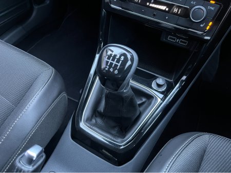 2020 Volkswagen T-Cross R-LINE 1.0 TSI PETROL MANUAL //SAT NAV//ADAPTIVE CRUISE CONTROL//REVERSE CAMERA// €18,950 thumbnail