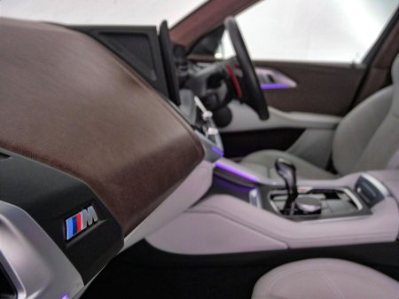 2024 BMW XM - thumbnail 33