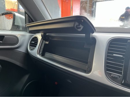 2013 Volkswagen Beetle - thumbnail 14