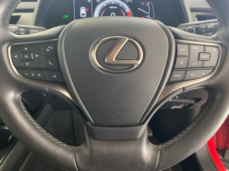 2022 Lexus UX 250 H Dynamic €36,950 thumbnail