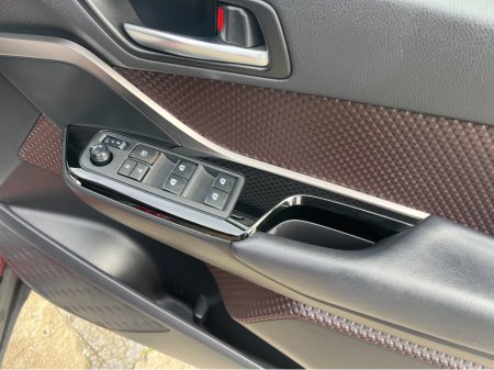 2018 Toyota C-HR - thumbnail 13