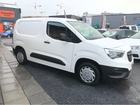 2020 Opel Combo L1H1-1.5 75PS 5 SP 5DR €11,750 thumbnail