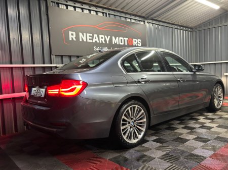 2017 BMW 3 Series - thumbnail 3