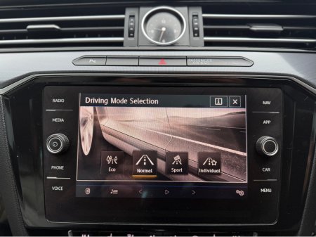 2018 Volkswagen Passat 2.0 TDI R-LINE AUTO*FULL SERVICE HISTORY* €21,995 thumbnail