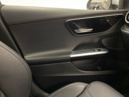 2022 Mercedes-Benz C Class C 180 A/T Avantgarde €40,950 thumbnail