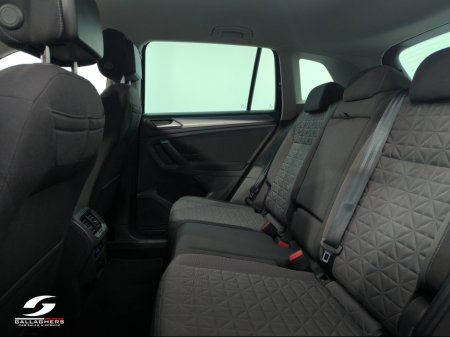 2023 Volkswagen Tiguan (232) LIFE 2.0 TDI 150HP AUTOMATIC €38,750 thumbnail