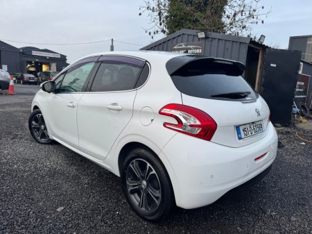 2015 Peugeot 208  €8,750