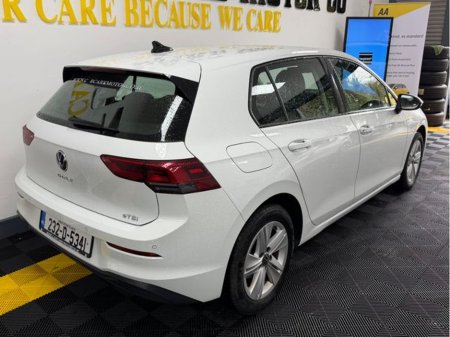 2023 Volkswagen Golf Life 1.0 TSI Mhev 110HP 5 €26,777