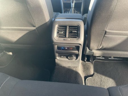 2024 Volkswagen Tiguan Allspace 2.0 TDI 150HP Life DSG €44,975 thumbnail