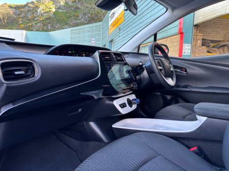 2016 Toyota Prius - thumbnail 7