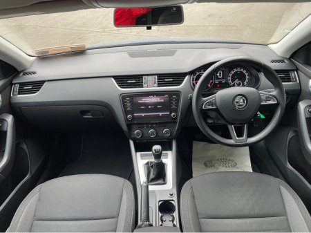 2017 Skoda Octavia - thumbnail 6