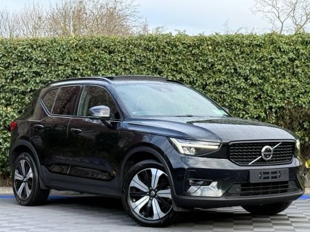 2022 Volvo XC40 - thumbnail 3