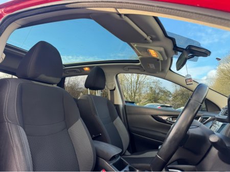 2018 Nissan Qashqai 1.6 SV 18 4DR pan roof €15,950 thumbnail