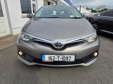 2016 Toyota Auris - thumbnail 4