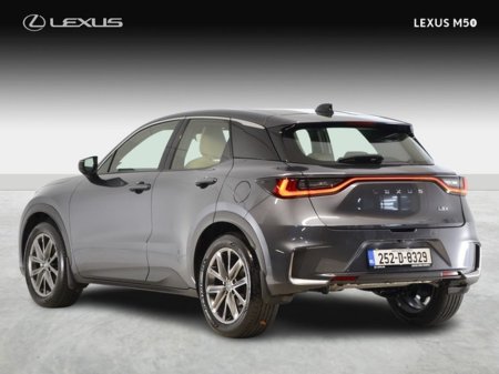 2025 Lexus LBX Elegant €39,950 thumbnail