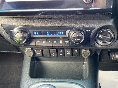 2025 Toyota Hilux 2.8 SR5 MANUAL..Roller shutter..No VAT €54,950 thumbnail