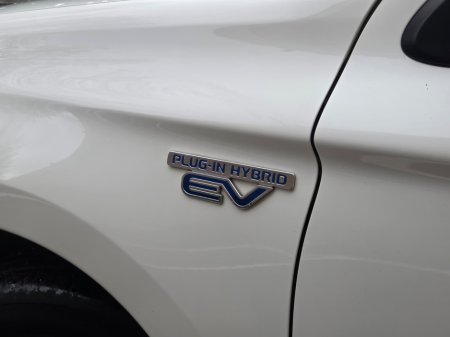 2016 Mitsubishi Outlander 2.0 GX4H PHEV 200BHP 5DR AUTO €13,950 thumbnail