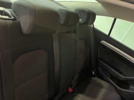 2017 Volkswagen Passat CL 1.6 TDI D7F 120HP 4DR AUTO €13,950 thumbnail