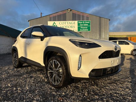 2022 Toyota Yaris Cross  €26,950 thumbnail