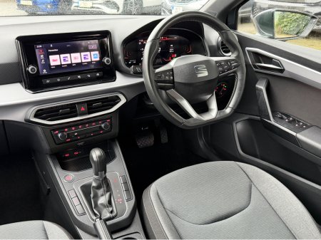 2023 SEAT Ibiza Folding Mirrors...Background Lighting €17,400 thumbnail