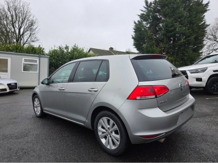 2017 Volkswagen Golf 1.2 TSI CARPLAY - ANDROID AUTO -  LANE ASSIST - PRIVACY GLASS  - REV CAMERA - LOW TAX BAND €15,950 thumbnail