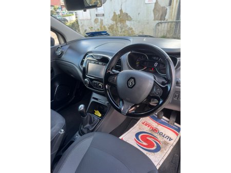 2015 Renault Captur Intense high driving position €8,900 thumbnail