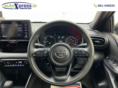 2020 Toyota Yaris - thumbnail 18