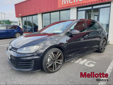 2017 Volkswagen Golf - view 2