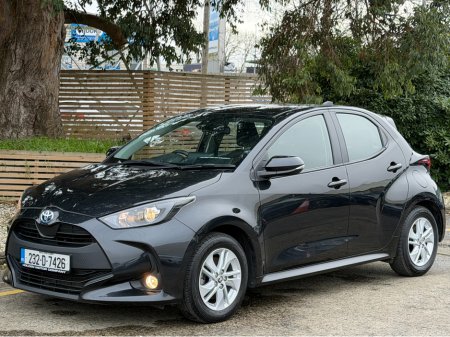 2023 Toyota Yaris - thumbnail 2