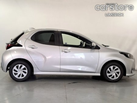 2021 Toyota Yaris 1.5 HYBRID €17,880 thumbnail