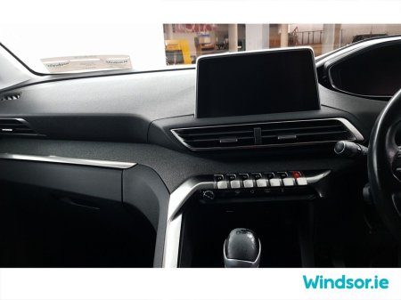 2020 Peugeot 5008 1.2 PureTech 130bhp Allure €29,995 thumbnail