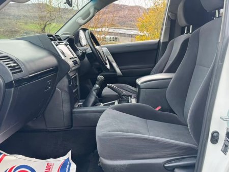 2019 Toyota Landcruiser - thumbnail 3