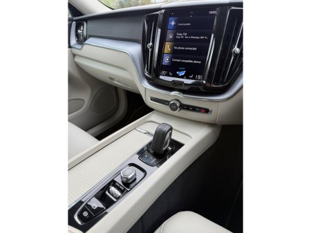 2021 Volvo XC60 - thumbnail 17