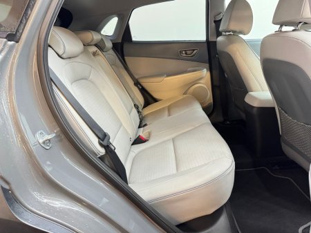 2019 Hyundai Kona Kona EV 64 kWh €17,995 thumbnail