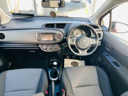 2013 Toyota Yaris - thumbnail 7