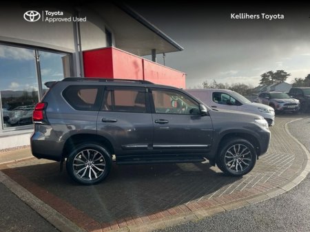 2022 Toyota Landcruiser LAND CRUISER LWB BUSINESS €79,950 thumbnail