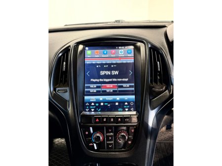 2012 Opel Astra - thumbnail 12