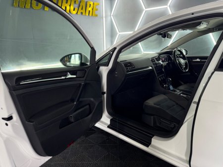 2018 Volkswagen Golf 1.4 TSI 3DR 150HP Highline €19,499 thumbnail