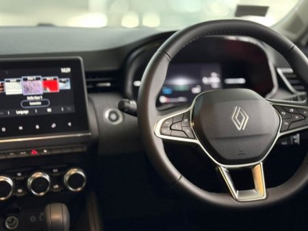 2026 Renault Clio Hybrid /Petrol 145 BHP EVOLUTION €31,195 thumbnail