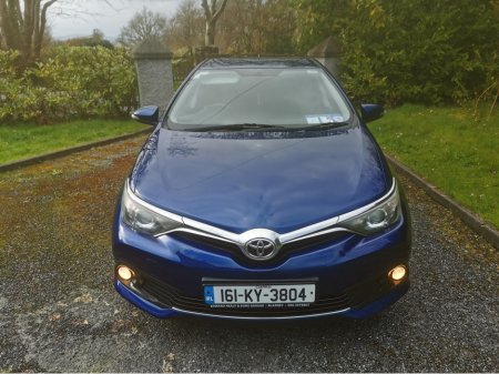 2016 Toyota Auris - thumbnail 2