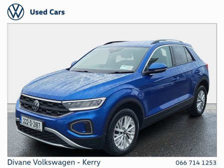 2022 Volkswagen T-Roc LIFE 2.0 TDI 116 BHP €26,950 thumbnail