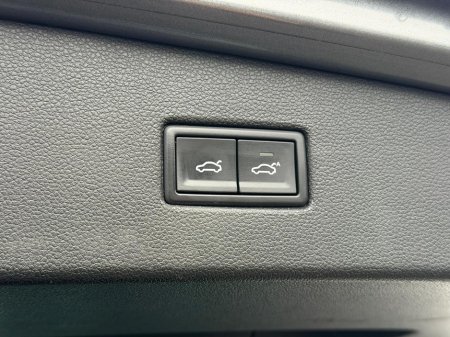 2017 Volkswagen Tiguan - thumbnail 31