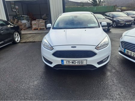 2017 Ford Focus - view 4